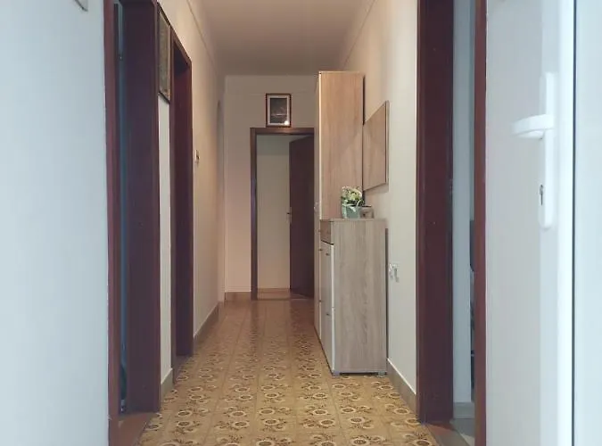 Eva * Kaštela